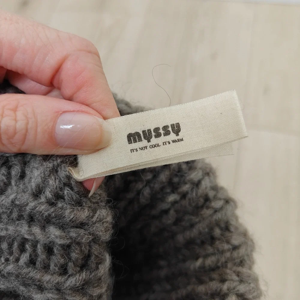 Myssy Unisex Beanie OS Gray Organic Wool Chunky Ribbed Knit Handmade Finland